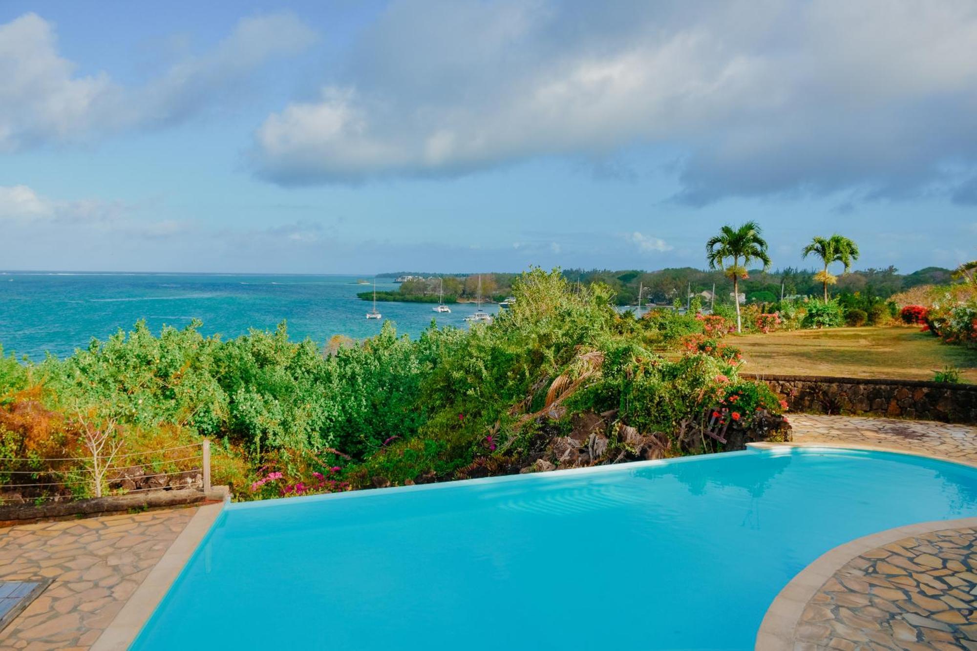 Boutique Villa On The Rocks With Stunning Sea Views, Infinity Pool & Private Sea Trou d'Eau Douce Exterior foto